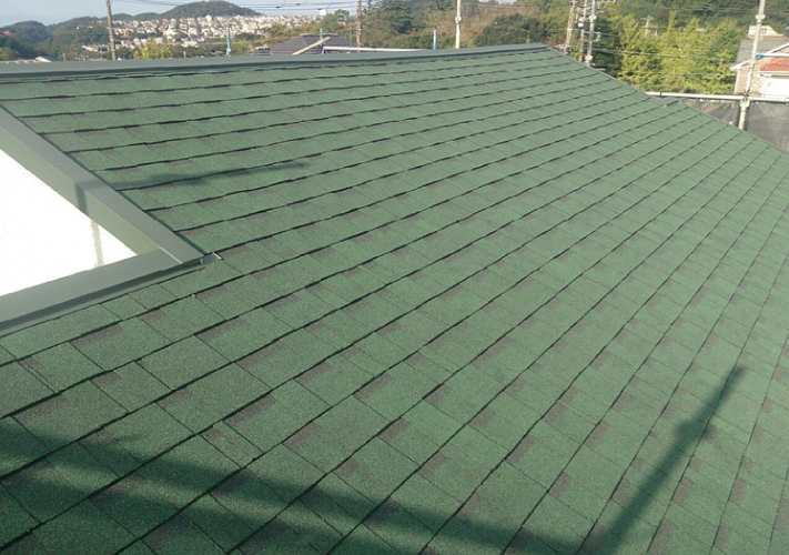 アスファルトシングルのオークリッジスーパーによる屋根葺き替え完成後