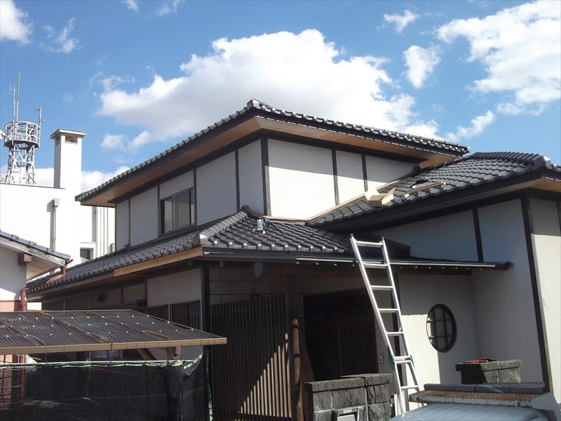 佐賀市Y町、木造建築屋根の板金屋根部の葺き替え工事